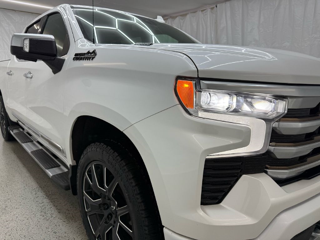 Chevrolet Silverado 1500 High Country Crew Cab 4WD 2022