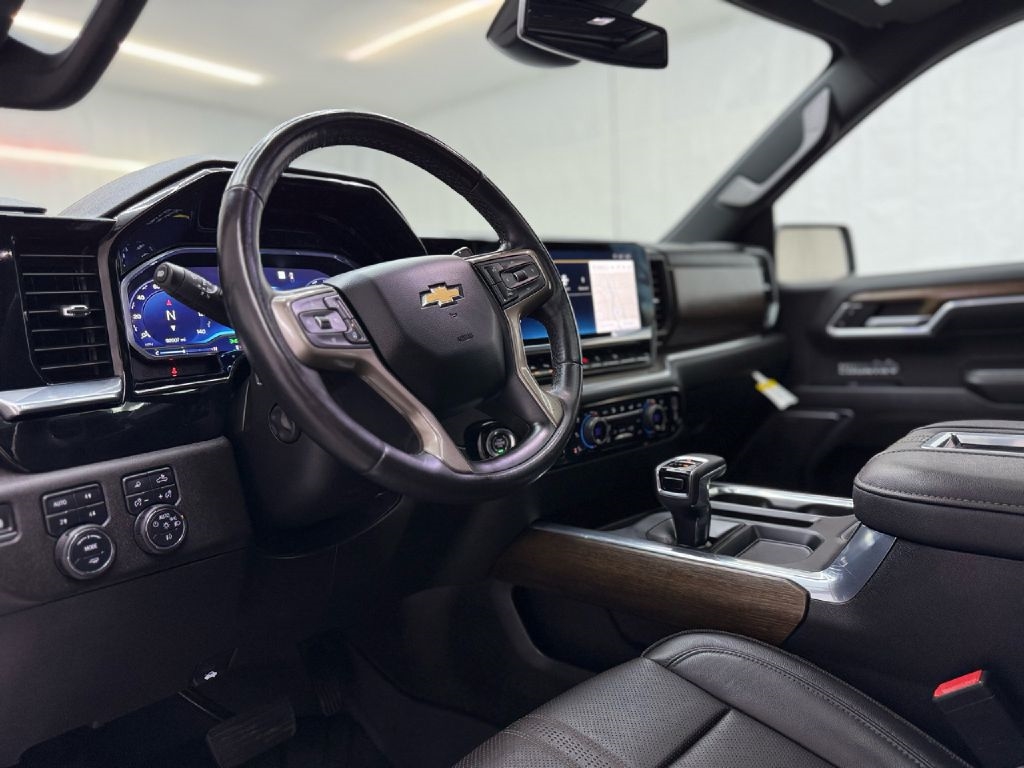 Chevrolet Silverado 1500 High Country Crew Cab 4WD 2022