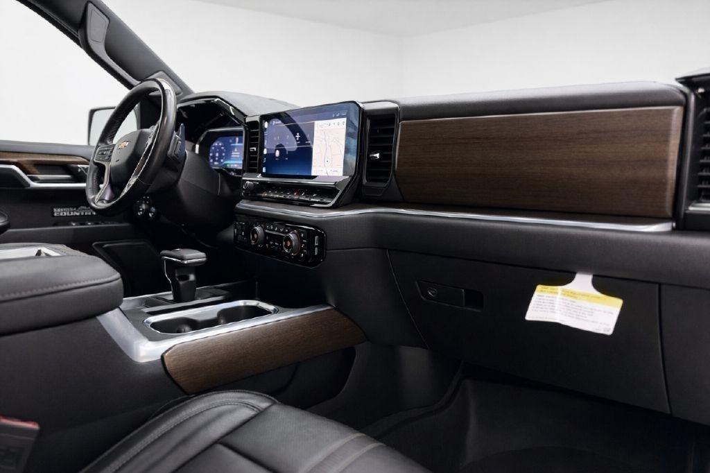 Chevrolet Silverado 1500 High Country Crew Cab 4WD 2022