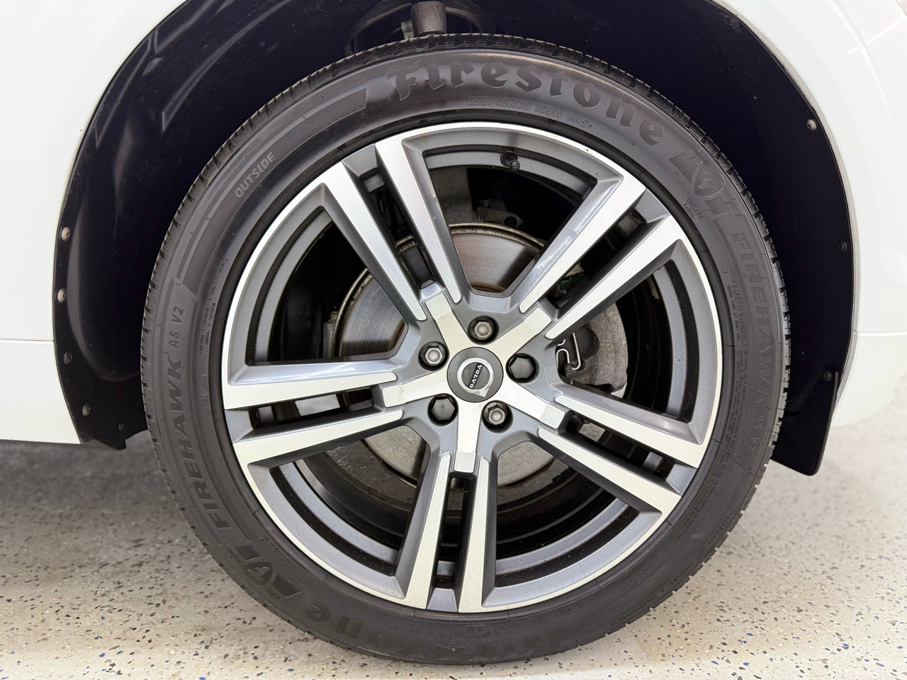 Volvo XC60 T5 Momentum AWD 2021