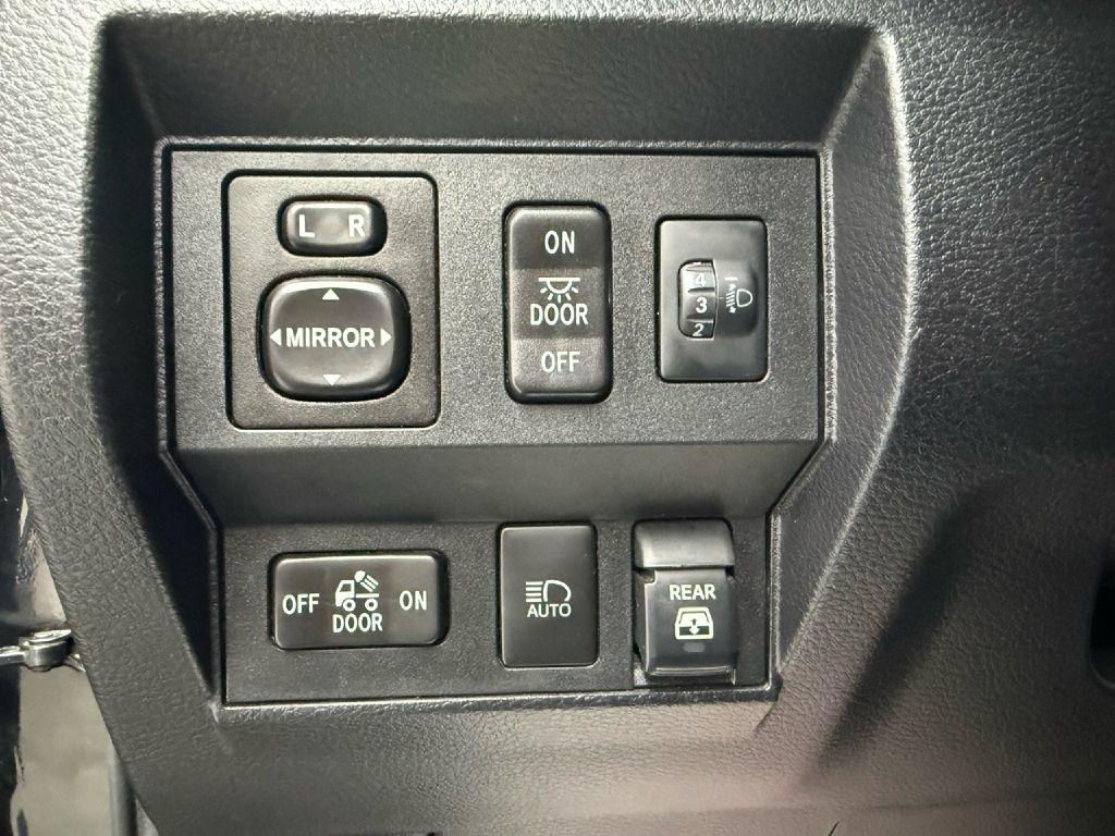 Toyota Tundra SR5 5.7L V8 CrewMax 2WD 2021