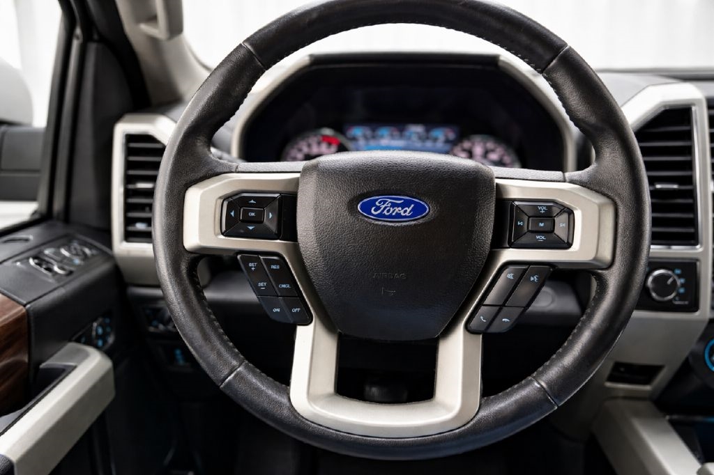 Ford F-150 4WD SuperCab 145" Lariat 2020