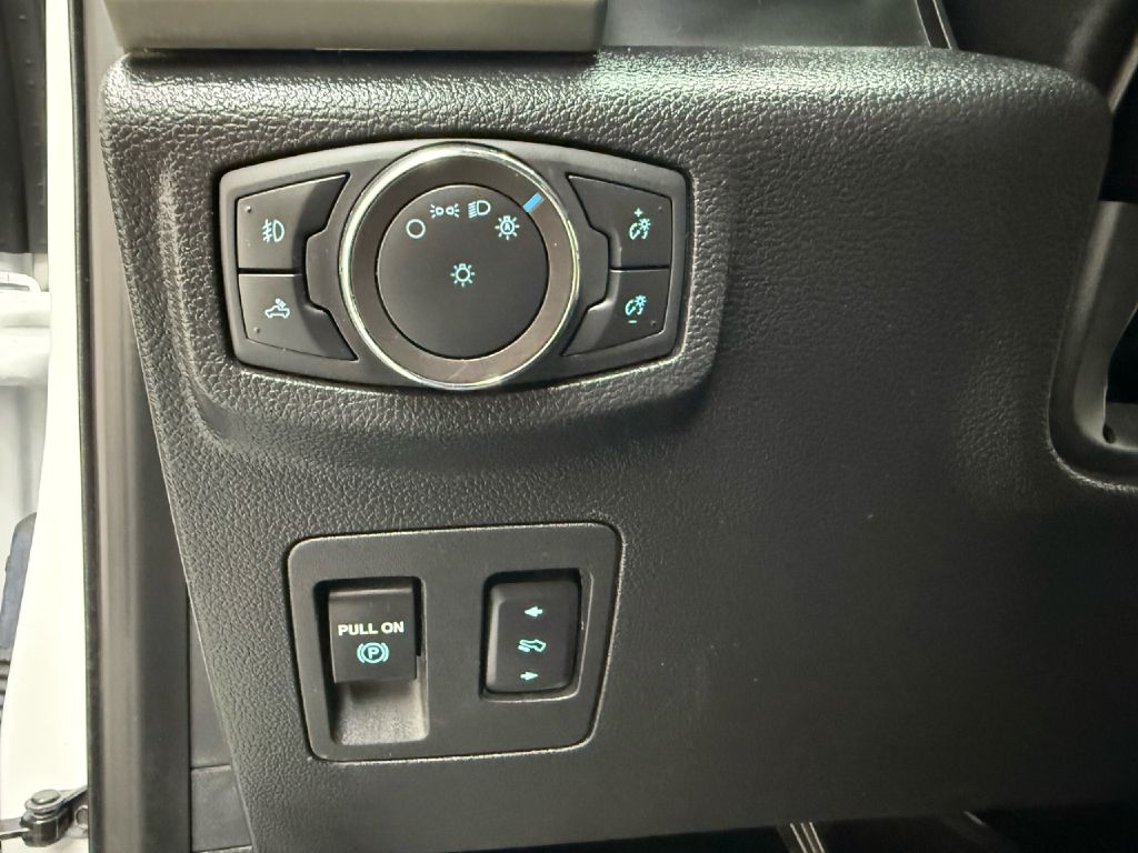 Ford F-150 4WD SuperCab 145" Lariat 2020