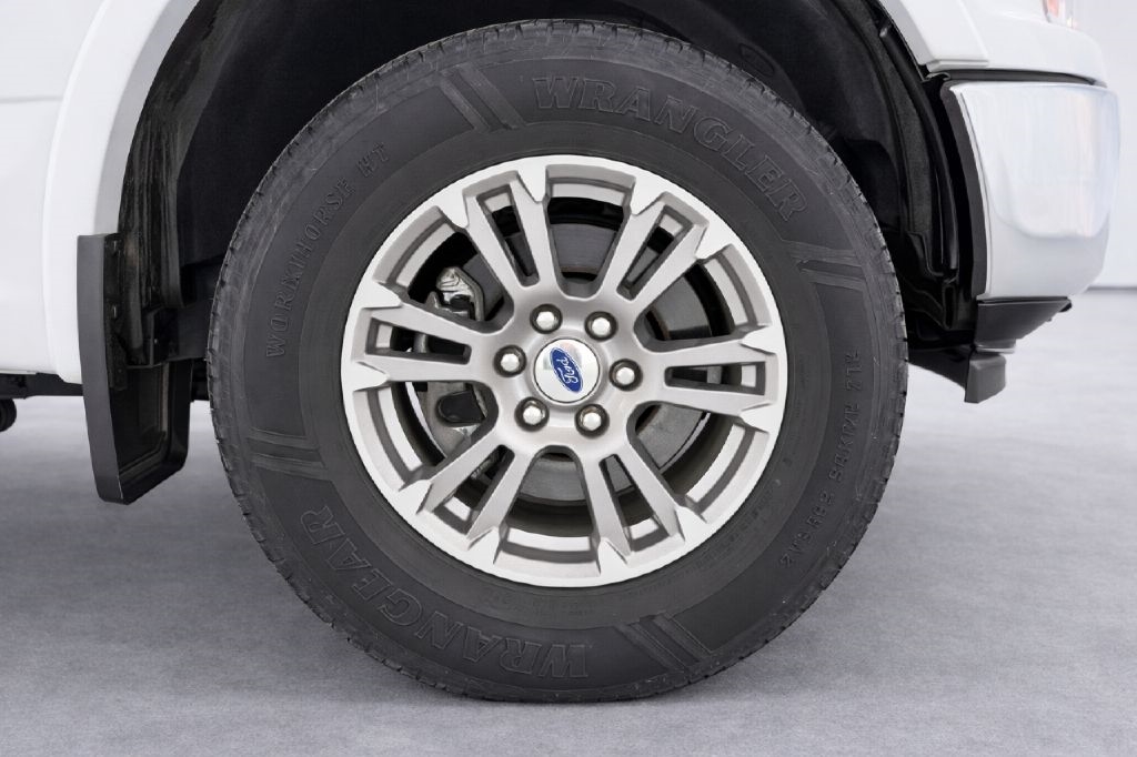 Ford F-150 4WD SuperCab 145" Lariat 2020