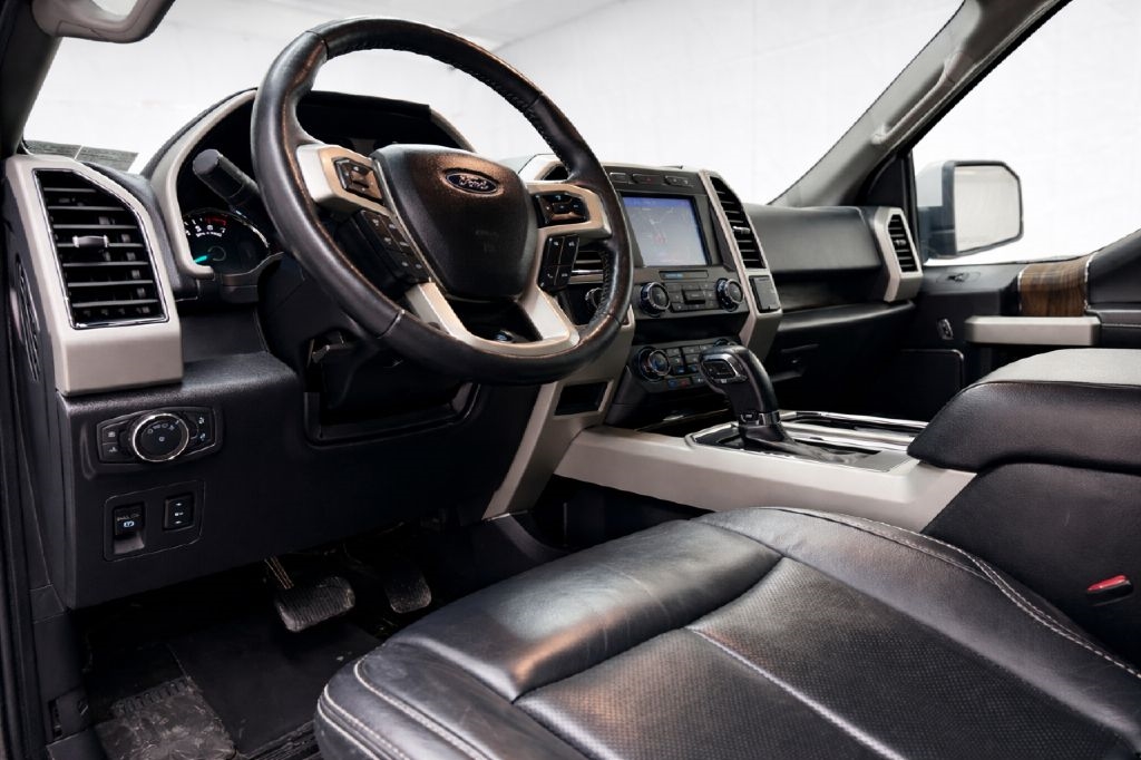 Ford F-150 4WD SuperCab 145" Lariat 2020