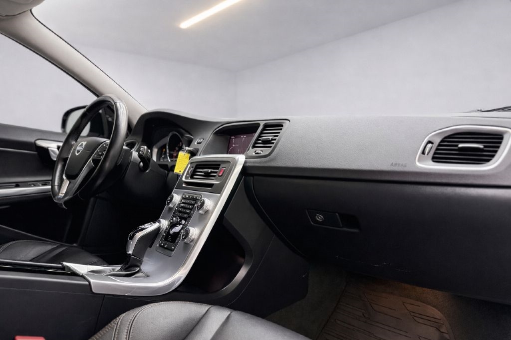 Volvo V60 Cross Country T5 2017