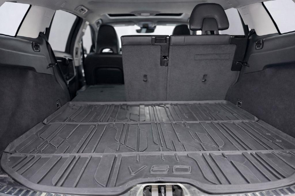2017 Volvo V60 Base - Photo 27
