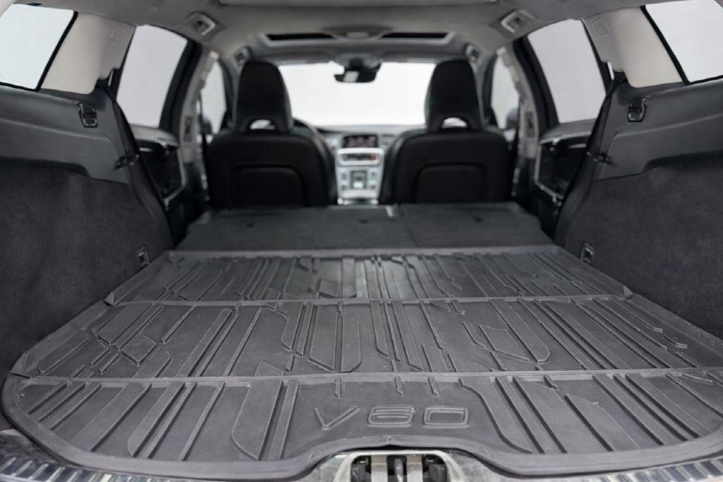 2017 Volvo V60 Base - Photo 28