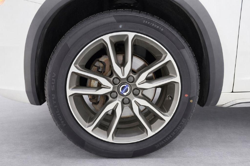 2017 Volvo V60 Base - Photo 29