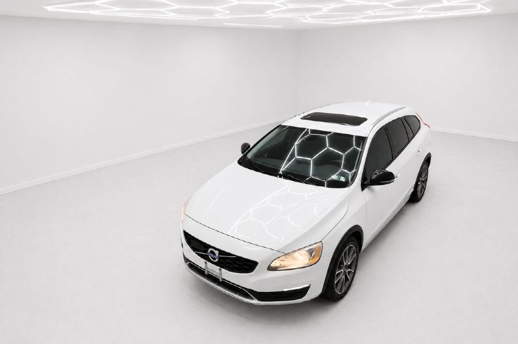 2017 Volvo V60 Base - Photo 34