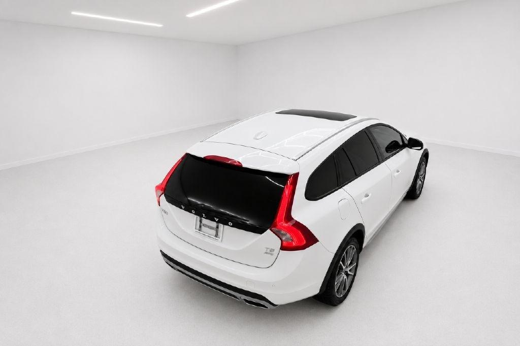 2017 Volvo V60 Base - Photo 35