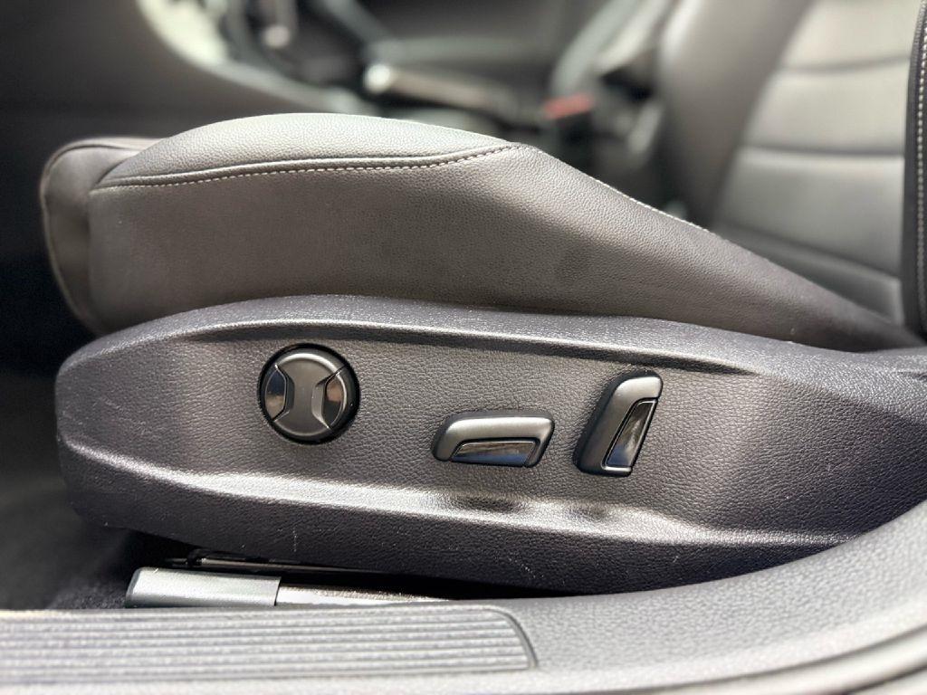 Volkswagen Golf TSI SEL 6A 2016