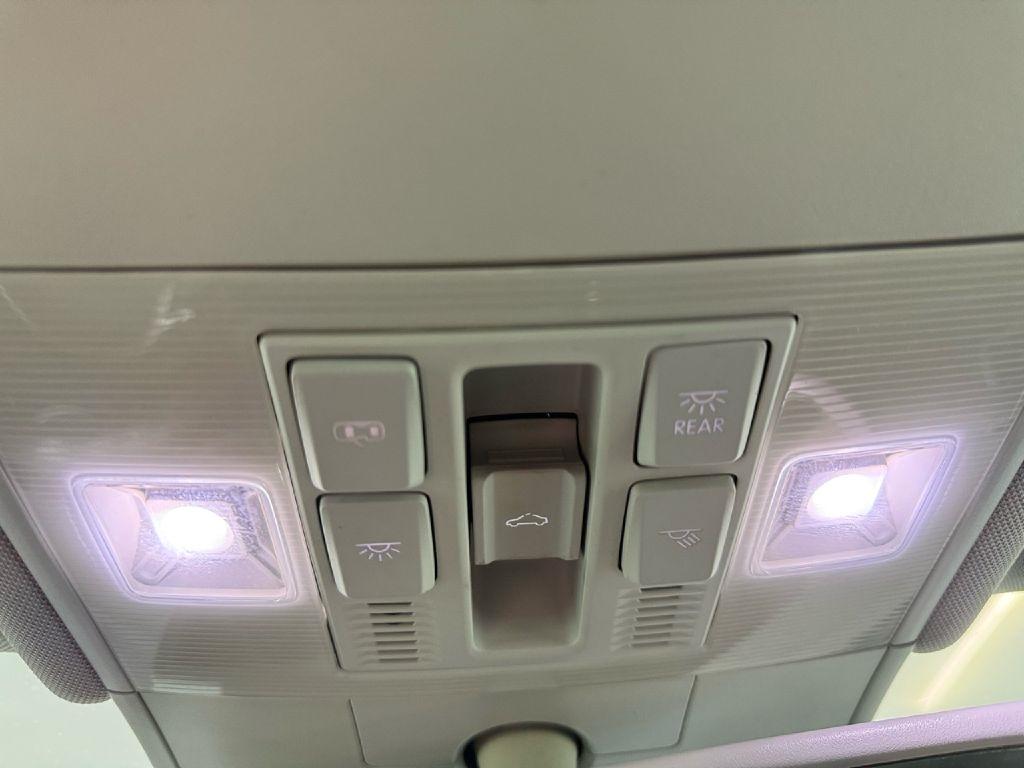 Volkswagen Golf TSI SEL 6A 2016