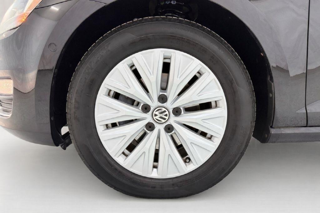 Volkswagen Golf TSI SEL 6A 2016