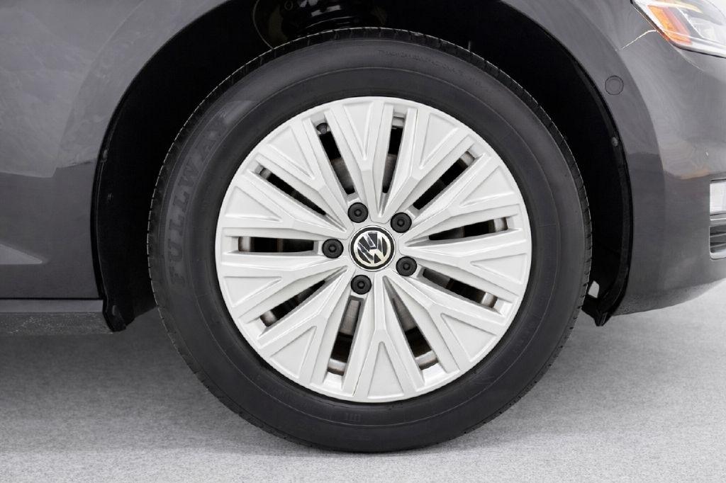 Volkswagen Golf TSI SEL 6A 2016