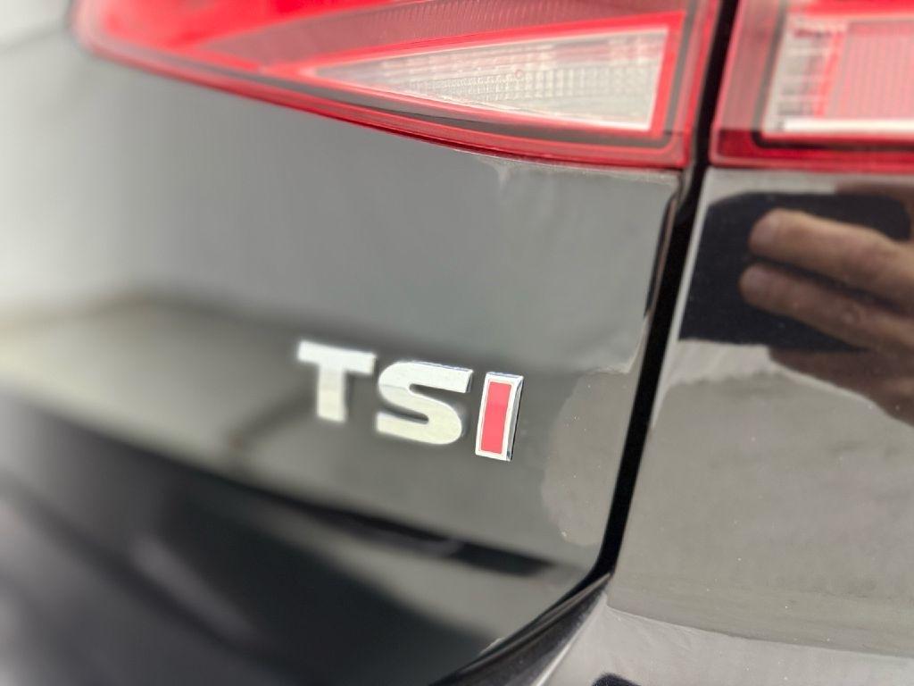 Volkswagen Golf TSI SEL 6A 2016