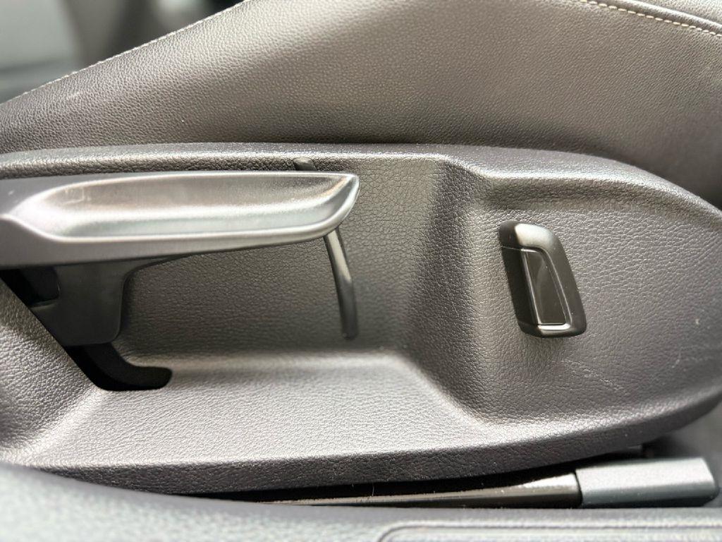 Volkswagen Golf TSI SEL 6A 2016