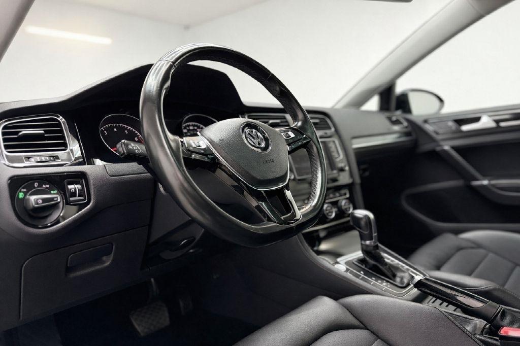 Volkswagen Golf TSI SEL 6A 2016