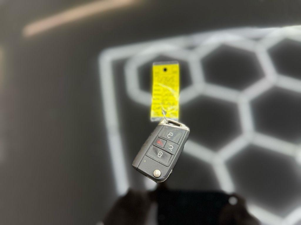 Volkswagen Golf TSI SEL 6A 2016