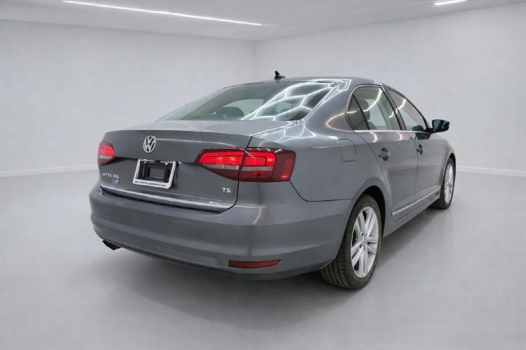 Volkswagen Jetta 1.8T SEL 6A 2017