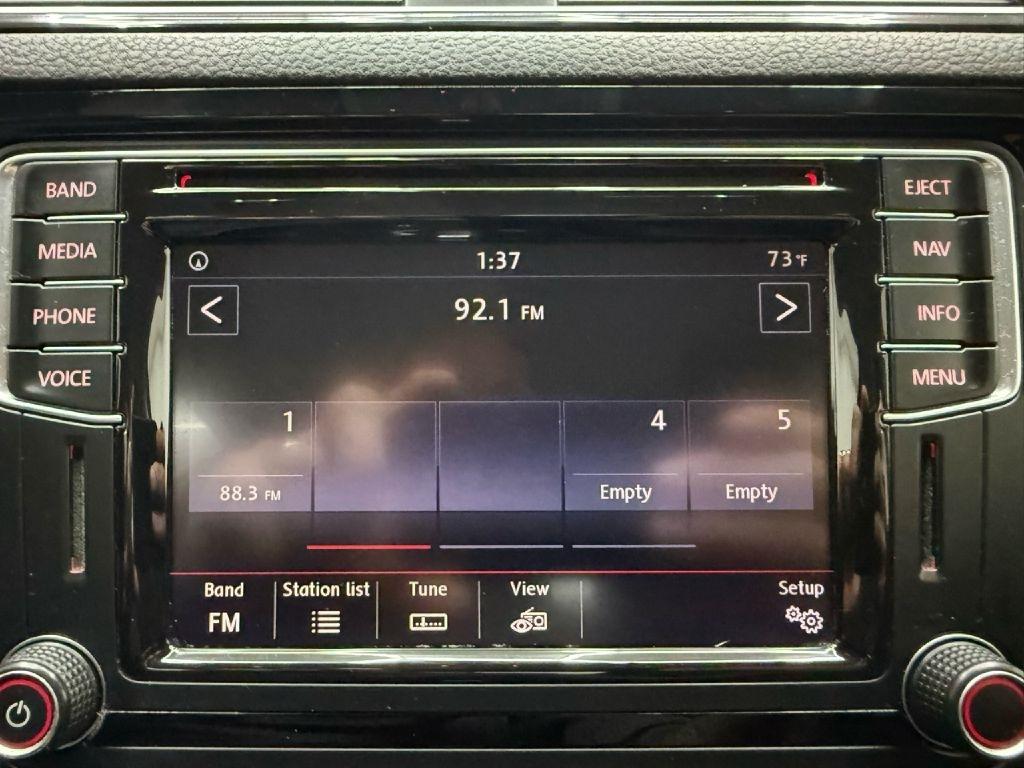 Volkswagen Jetta 1.8T SEL 6A 2017