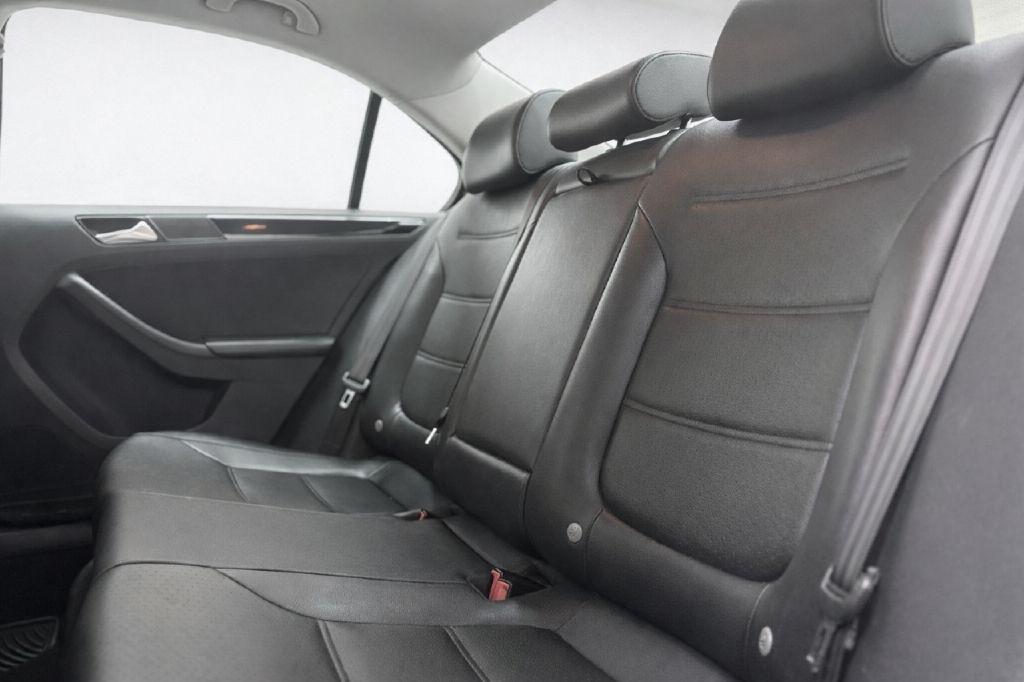 Volkswagen Jetta 1.8T SEL 6A 2017