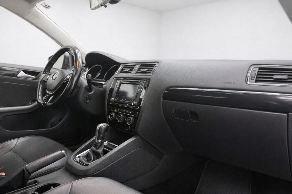 Volkswagen Jetta 1.8T SEL 6A 2017