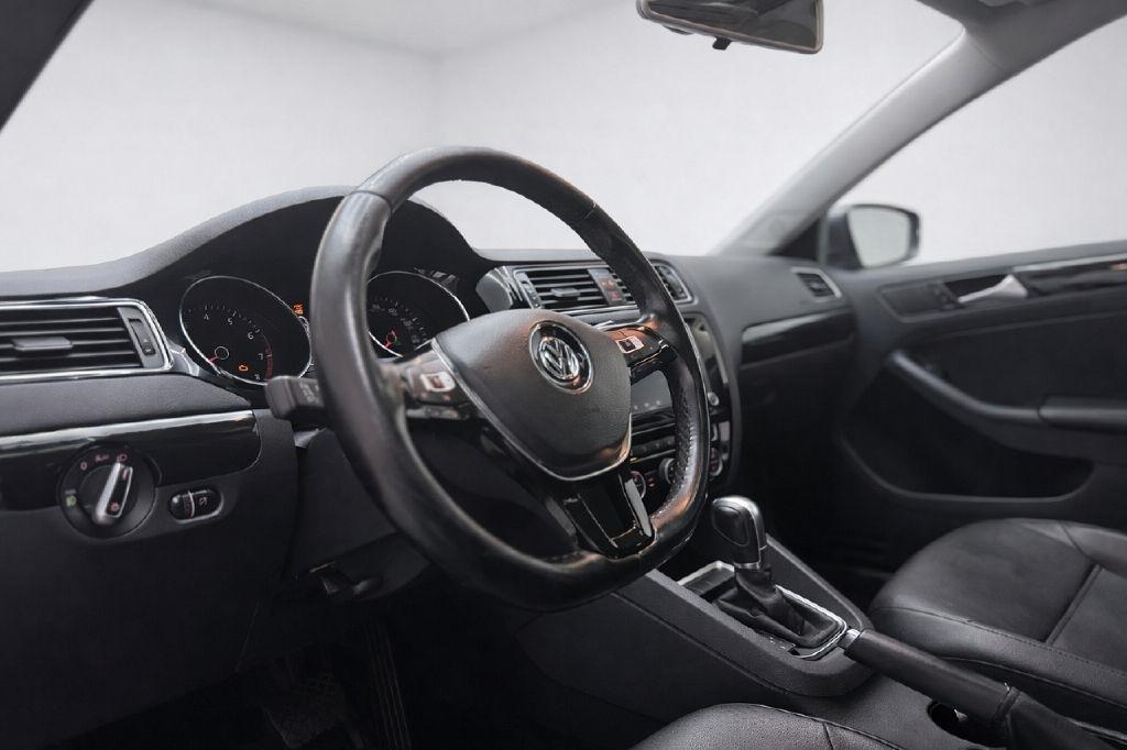 Volkswagen Jetta 1.8T SEL 6A 2017