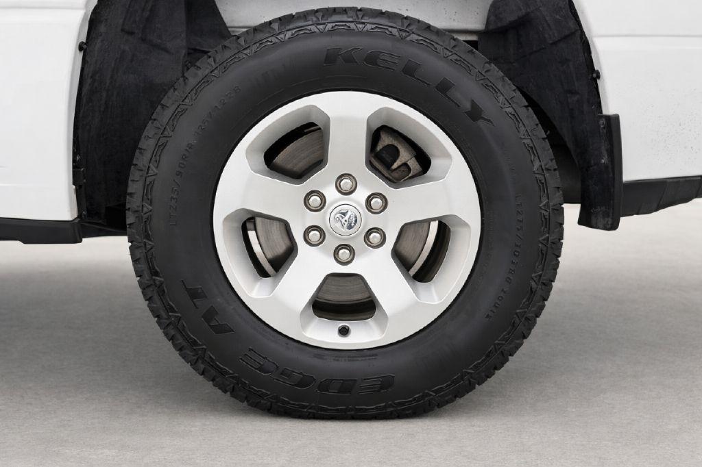 RAM 1500 Big Horn Quad Cab 4WD 2019