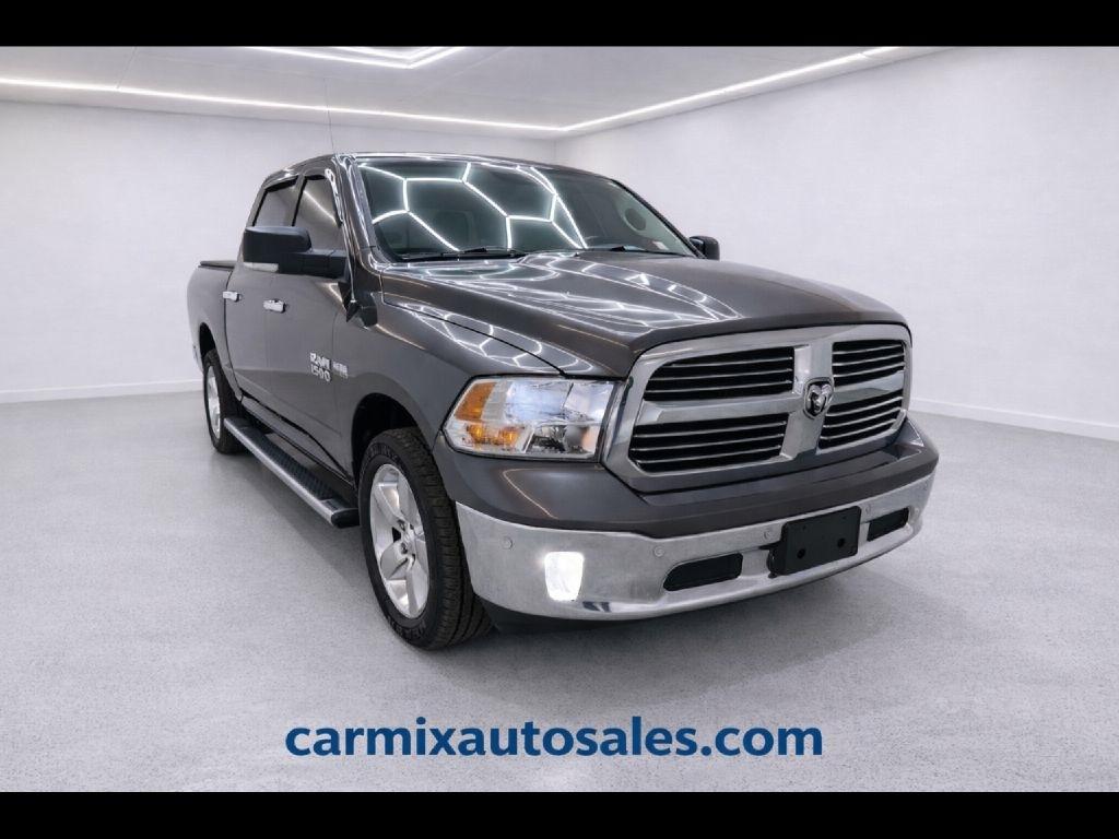 2017 RAM 1500 SLT Crew Cab SWB 4WD