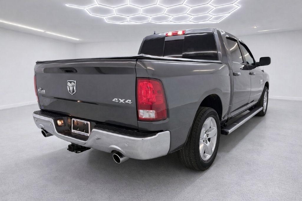 RAM 1500 SLT Crew Cab SWB 4WD 2017