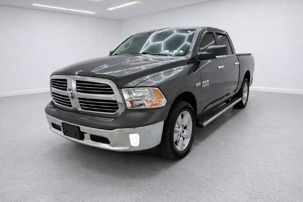 RAM 1500 SLT Crew Cab SWB 4WD 2017