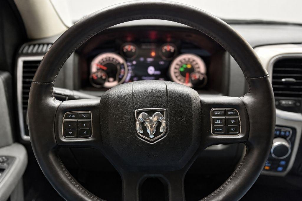 RAM 1500 SLT Crew Cab SWB 4WD 2017