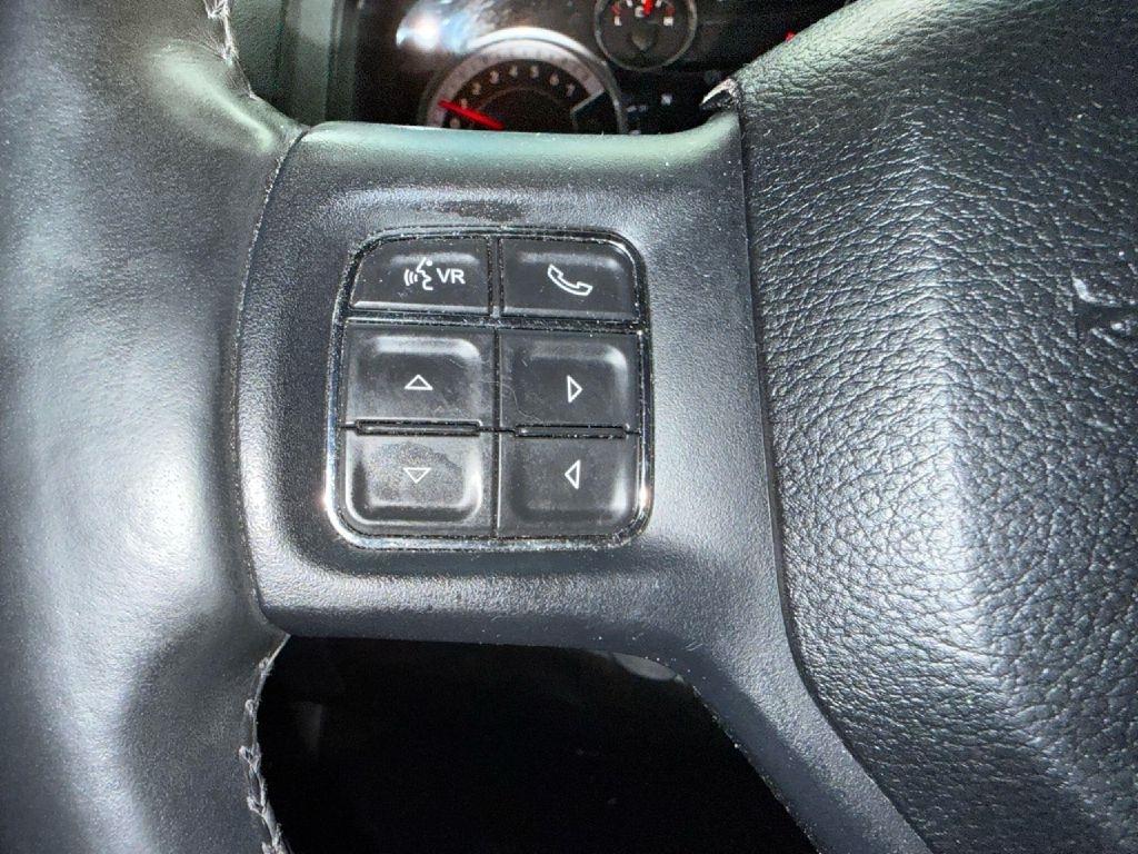 RAM 1500 SLT Crew Cab SWB 4WD 2017