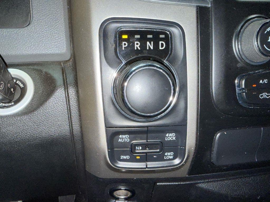 RAM 1500 SLT Crew Cab SWB 4WD 2017