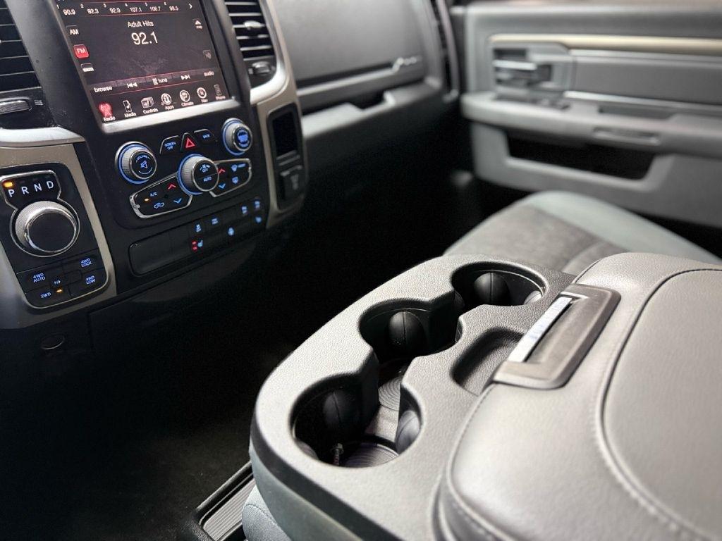 RAM 1500 SLT Crew Cab SWB 4WD 2017