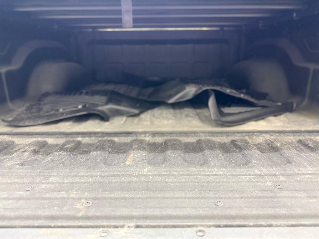 RAM 1500 SLT Crew Cab SWB 4WD 2017