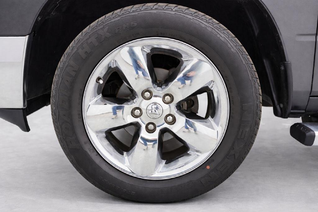 RAM 1500 SLT Crew Cab SWB 4WD 2017