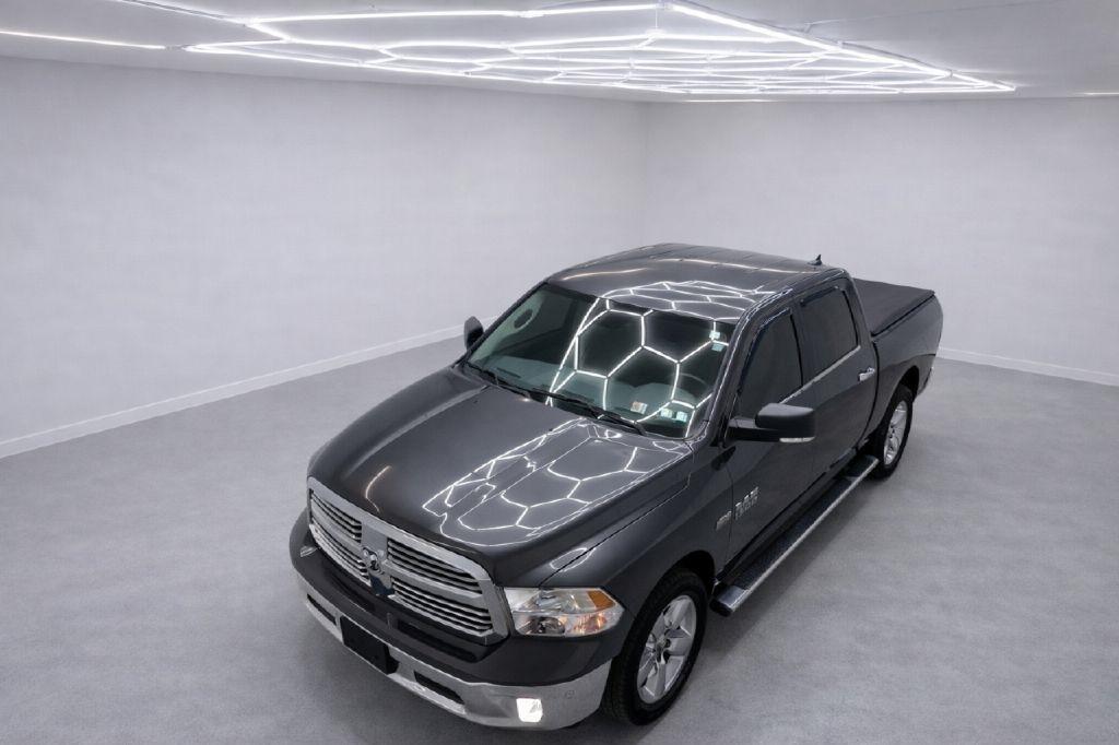 RAM 1500 SLT Crew Cab SWB 4WD 2017