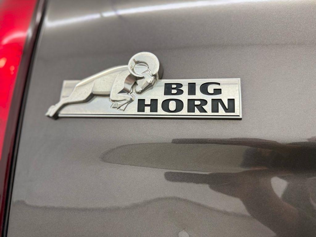 RAM 1500 SLT Crew Cab SWB 4WD 2017