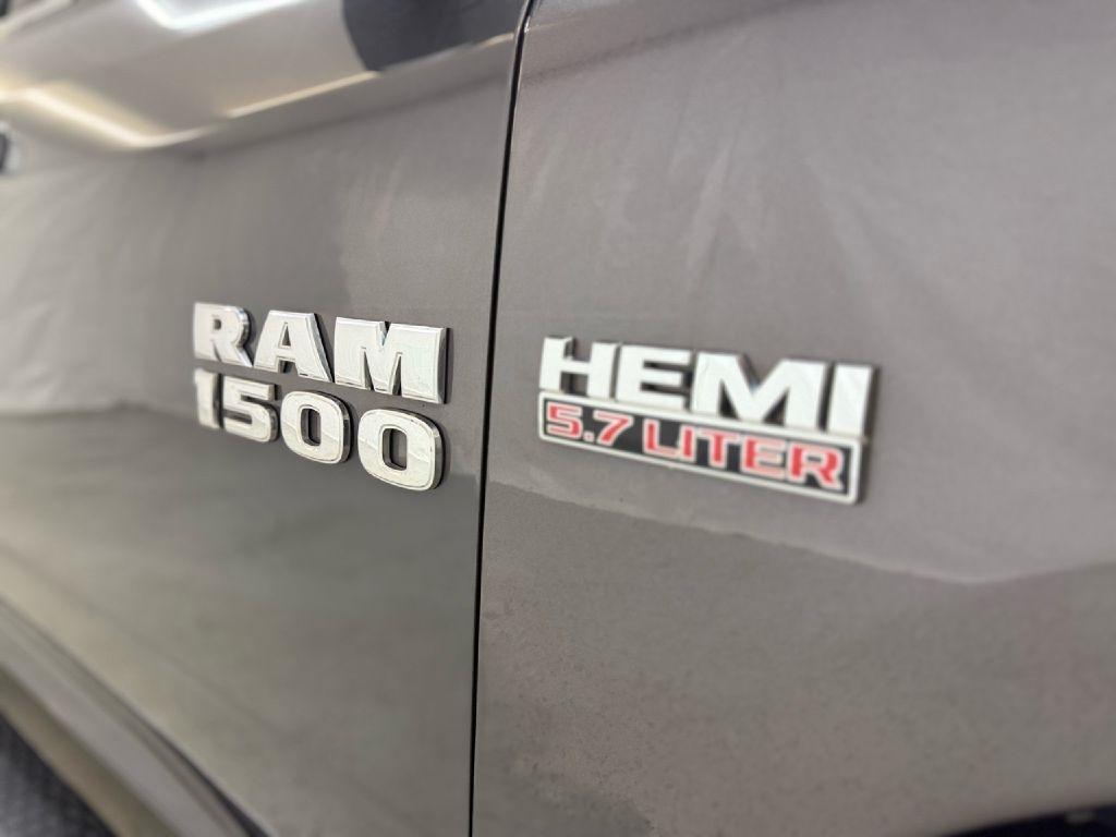 RAM 1500 SLT Crew Cab SWB 4WD 2017