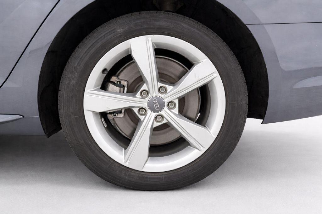 Audi A4 2.0 TFSI Premium quattro 7A 2019