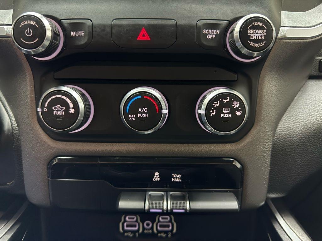 RAM 1500 Big Horn Quad Cab 2WD 2020