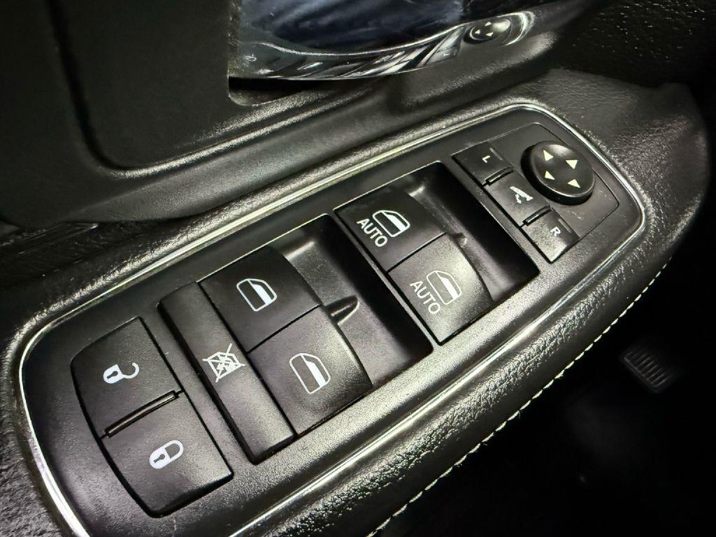 RAM 1500 Sport Crew Cab SWB 4WD 2016