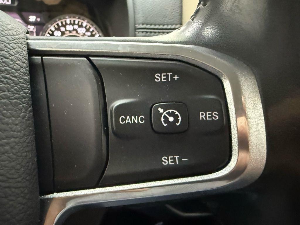 RAM 1500 Laramie Crew Cab SWB 4WD 2022