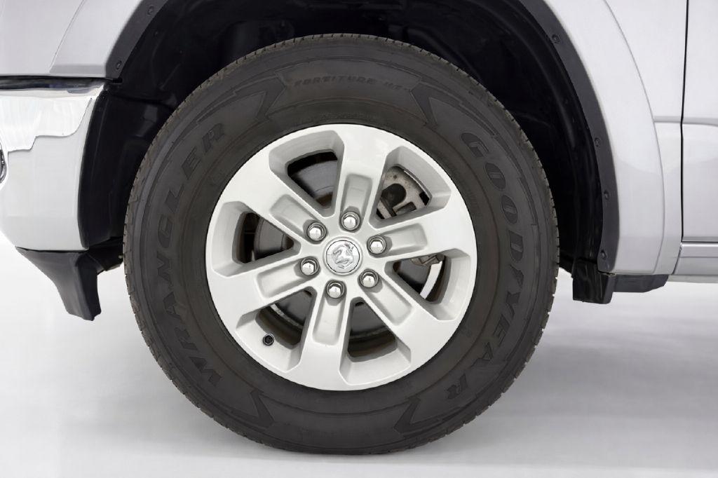 RAM 1500 Laramie Crew Cab SWB 4WD 2022