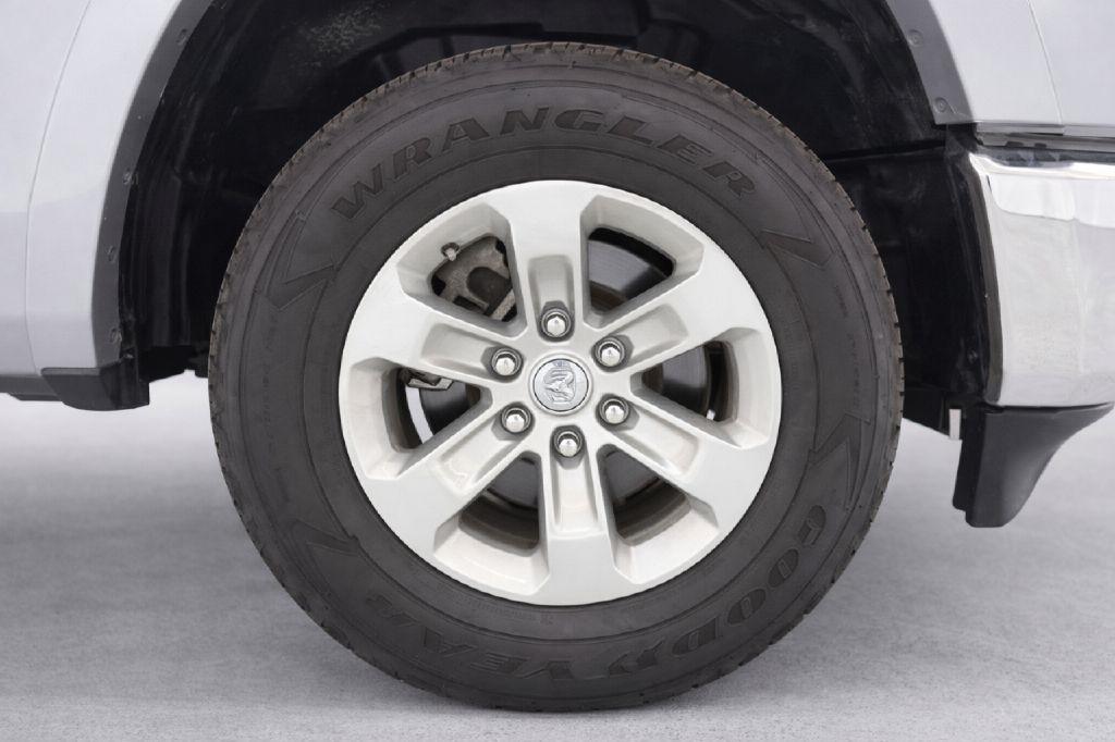 RAM 1500 Laramie Crew Cab SWB 4WD 2022