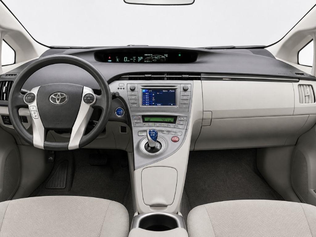 Toyota Prius Four 2015