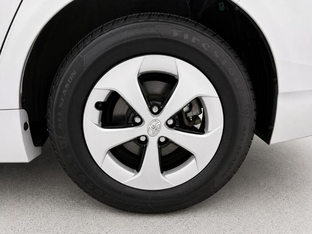 Toyota Prius Four 2015