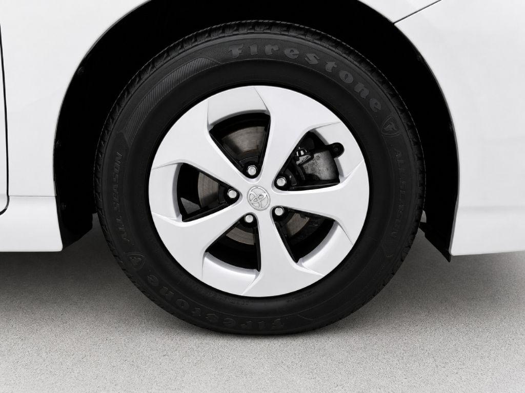 Toyota Prius Four 2015